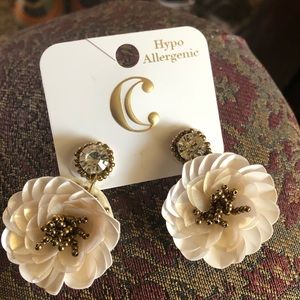 Charming Charlie hypoallergenic flower earrings